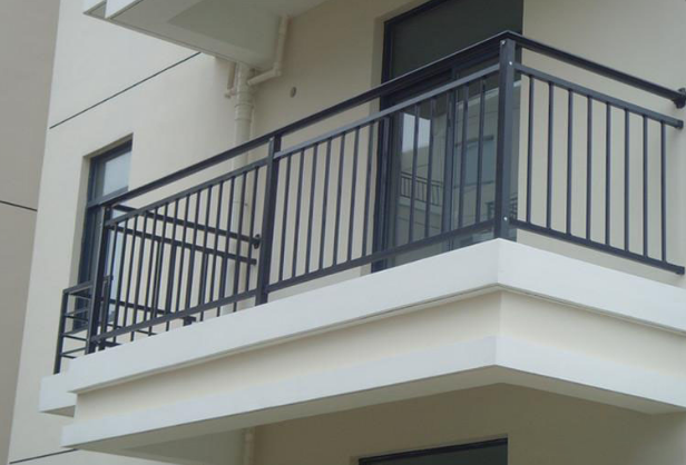 深圳怎樣挑選陽臺(tái)欄桿和陽臺(tái)欄桿？