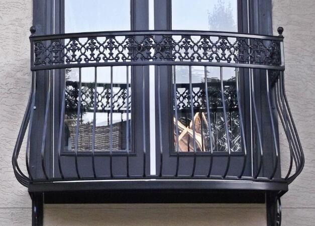 樓層與陽臺(tái)護(hù)欄的選擇