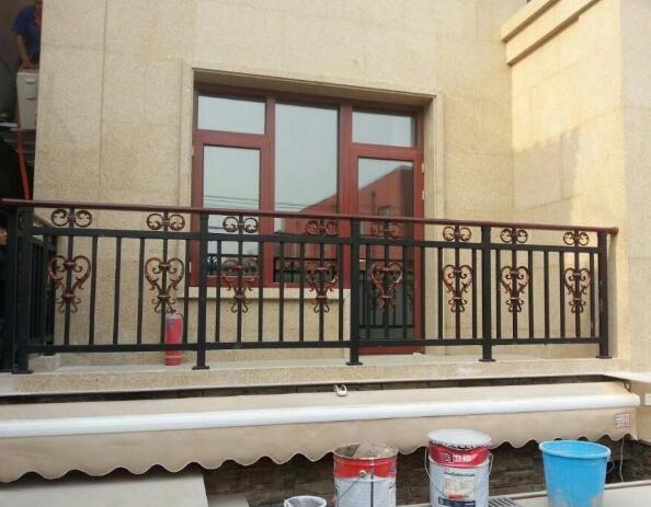 鋅鋼陽(yáng)臺(tái)欄桿顏色選擇？