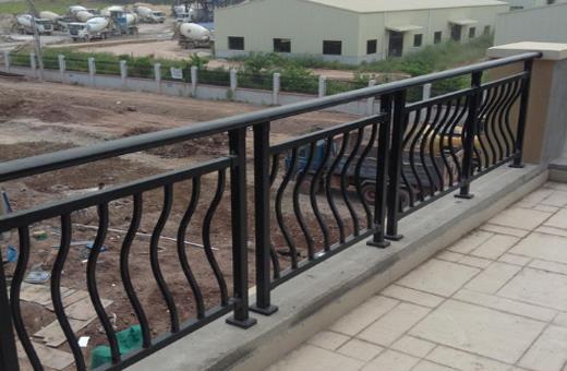 陽臺護(hù)欄報價及施工要點