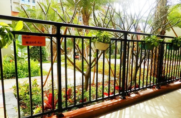 鋅鋼陽臺(tái)欄桿