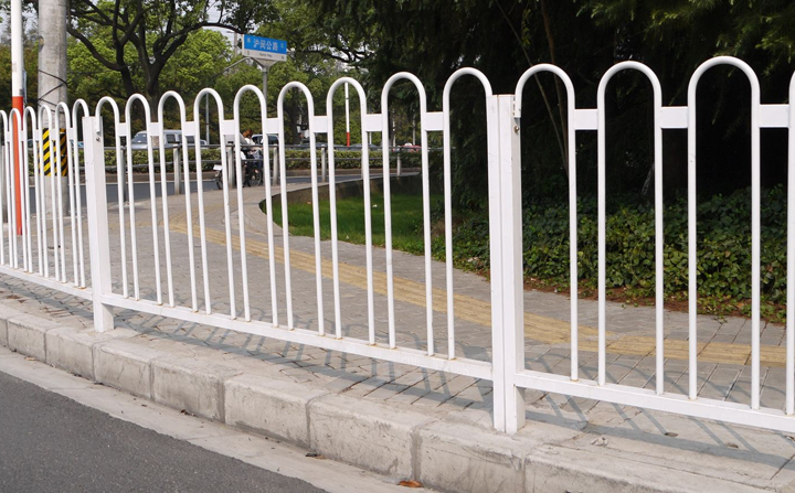 組裝式護欄構(gòu)造特點